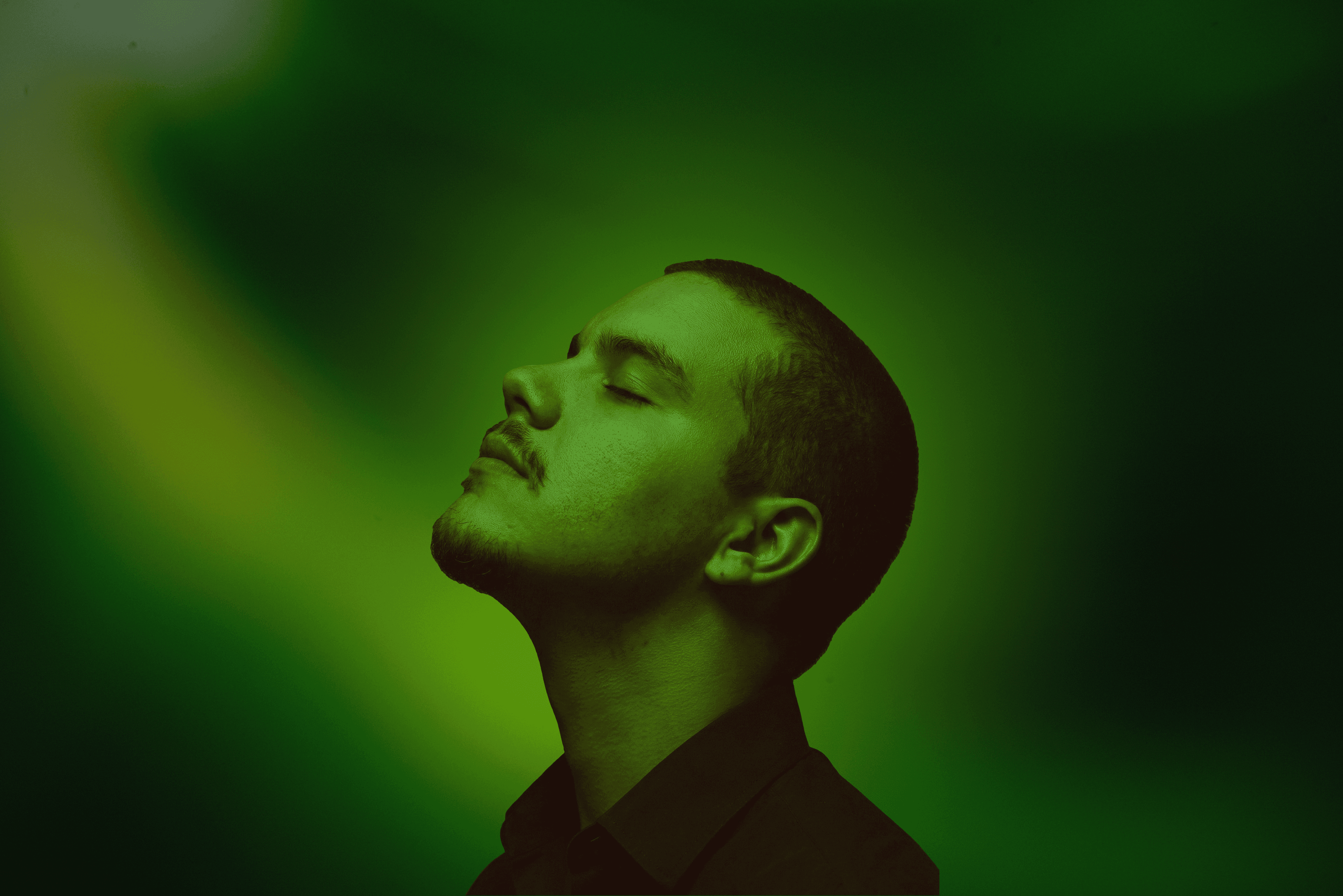 LeoDev Studio Background